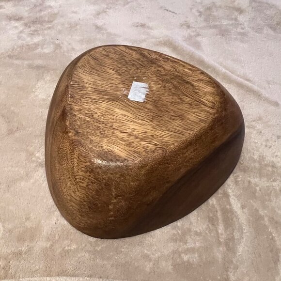 Wooden triangle shaped wooden bowl very MCM mid century style vibe - Picture 5 of 8